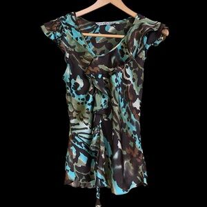 Sleeveless blouse Sz. S Teal with‎ multicolor leopard print.